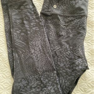 Black Leggings with gray design